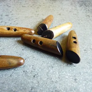 2-Hole Horn Toggle