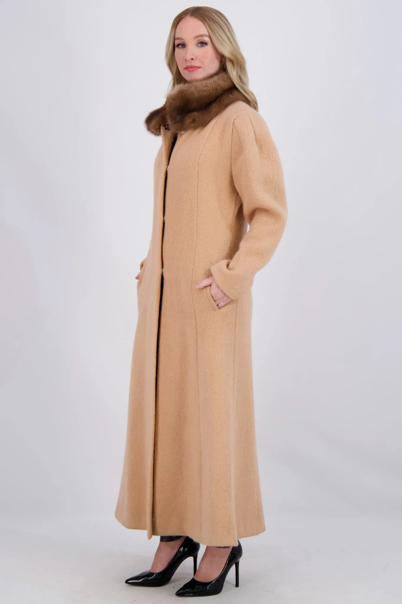 WOOL COAT WITH SABLE COLLAR